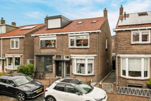 Burg. Ypeijstraat 12